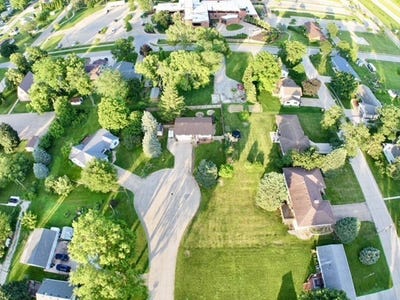 /international/us/1815-jones-street-perry-ia-110108399171/