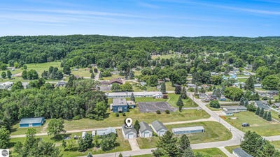 /international/us/1981-moyer-road-central-lake-mi-110100472704/
