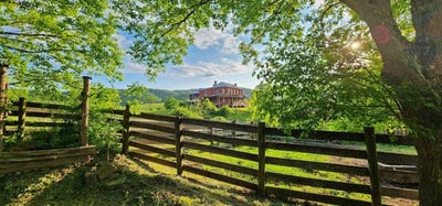 /international/us/3789-spring-valley-road-alderson-wv-110102469984/