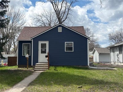 /international/us/311-17th-street-n-benson-mn-110107785579/
