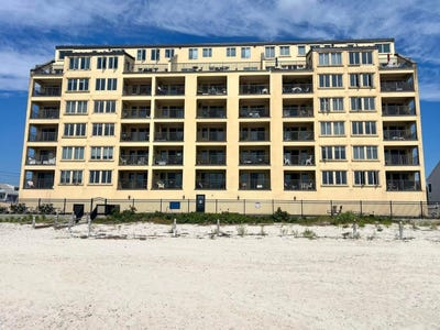 /international/us/191-e-grand-avenue-old-orchard-beach-me-110100560178/