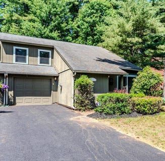 /international/us/138-thimbleberry-rd-ballston-spa-ny-110108689894/