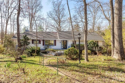 /international/us/3113-primrose-drive-hendersonville-nc-110106586612/