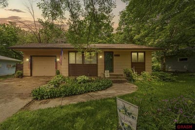 /international/us/416-livingston-court-northfield-mn-110100248409/