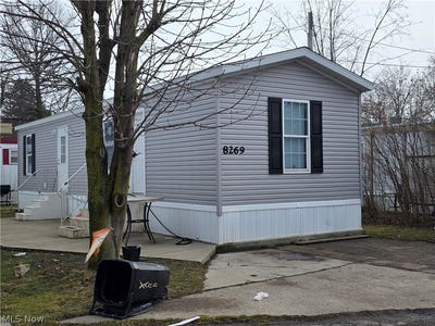 /international/us/8269-russell-lane-cleveland-oh-110106845232/