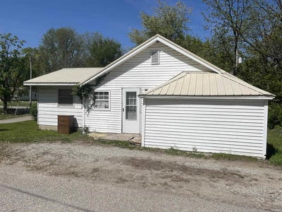 /international/us/4915-e-white-point-drive-monticello-in-110098528480/
