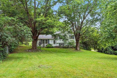 /international/us/7617-w-maple-lane-roanoke-in-110100841595/