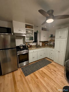 /international/us/19-hale-street-westport-ct-110108474050/