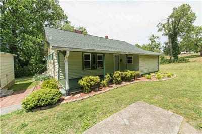 /international/us/115-e-main-street-jonesville-nc-110107853395/