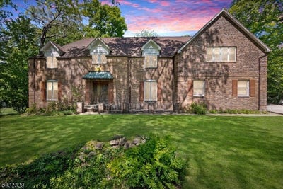 /international/us/8-branko-rd-berkeley-heights-twp-nj-110108068746/