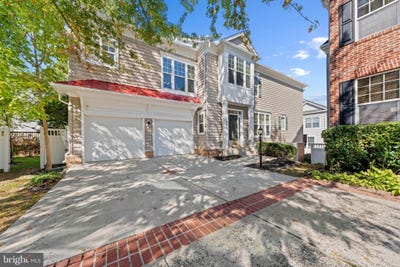 /international/us/8881-screech-owl-court-gainesville-va-110120157243/