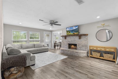 /international/us/456-berry-drive-beaumont-tx-110107892821/