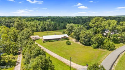 /international/us/963-everett-road-graceville-fl-110100683019/