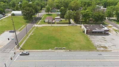 /international/us/1119-east-street-iola-ks-110101693630/