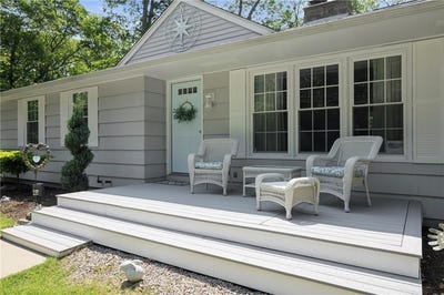 /international/us/1038-south-road-east-greenwich-ri-110100411561/