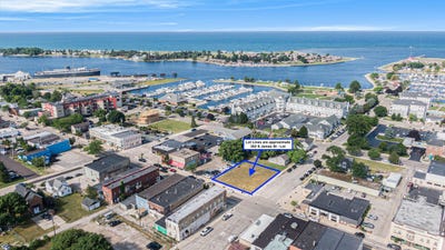 /international/us/302-s-james-street-ludington-mi-110090960710/