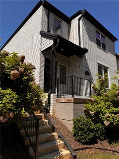 /international/us/2375-amherst-alley-fayetteville-ar-110108469544/