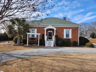 /international/us/312-s-main-street-simpsonville-sc-110105043303/