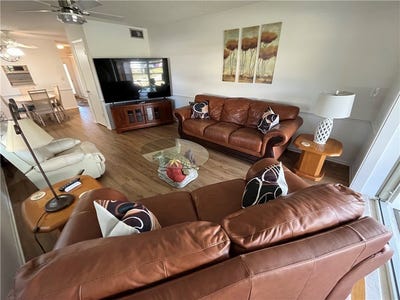 /international/us/37-pine-arbor-lane-101-vero-beach-fl-110108205393/