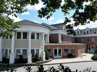/international/us/155-lafayette-road-north-hampton-nh-110101210101/