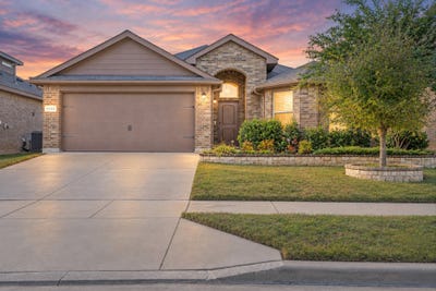 /international/us/4225-tollcross-lane-fort-worth-tx-110120537856/