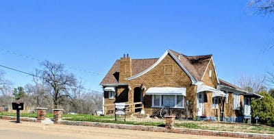 /international/us/740-n-walnut-st-medicine-lodge-ks-110105804492/
