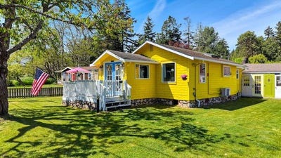 /international/us/1360-gulf-road-point-roberts-wa-110108073557/