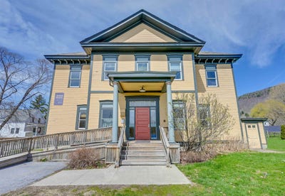 /international/us/14-school-street-bristol-vt-110107607677/