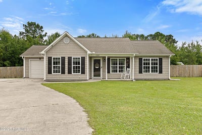 /international/us/120-blossom-court-maple-hill-nc-110101318935/