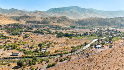 /international/us/547-n-river-lane-coleville-ca-110101010449/