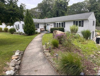 /international/us/19-walnut-drive-shoreham-ny-110106039526/