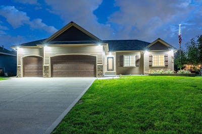 /international/us/1380-e-pine-ridge-drive-polk-city-ia-110109412553/