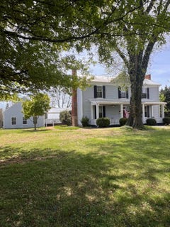/international/us/260-n-main-street-amherst-va-110103351804/