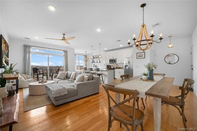 /international/us/228-marina-pointe-drive-east-rockaway-ny-110110304538/
