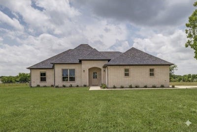 /international/us/3712-county-road-1102-celeste-tx-110120484315/