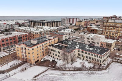 /international/us/134-main-st-racine-wi-110105735992/