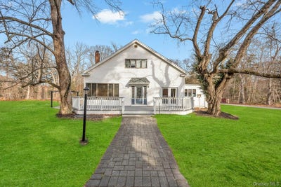 /international/us/67-long-island-avenue-yaphank-ny-110105096374/
