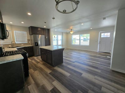/international/us/6130-camino-real-jurupa-valley-ca-110105703455/