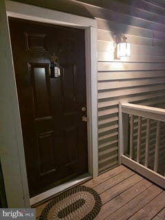 /international/us/8095-lacy-drive-manassas-va-110109736932/