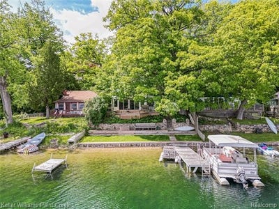 /international/us/227-ora-road-oxford-twp-mi-110108143049/