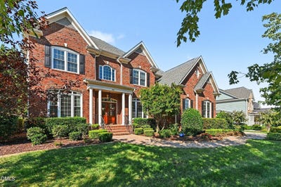 /international/us/404-felspar-way-cary-nc-110120629244/