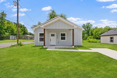 /international/us/220-calvert-street-sulphur-springs-tx-110108918684/