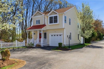 /international/us/164-bear-hill-road-cumberland-ri-110107627076/