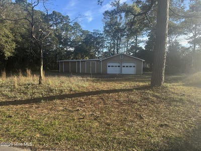 /international/us/809-monroe-avenue-carolina-beach-nc-110106617752/