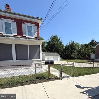 /international/us/5-3rd-st-brookhaven-pa-110108197562/