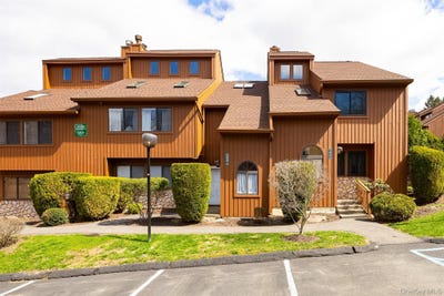 /international/us/237-panorama-court-poughkeepsie-ny-110107048514/