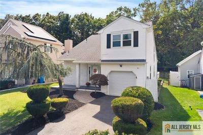 /international/us/25-shelly-road-old-bridge-nj-110119985790/