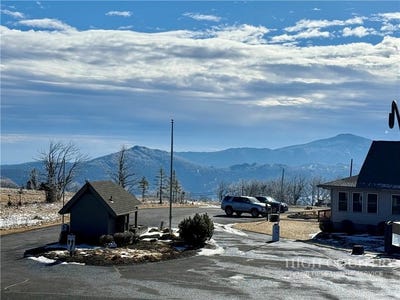 /international/us/301-pinnacle-inn-road-beech-mountain-nc-110105397601/