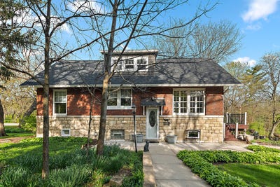 /international/us/8609-w-121st-street-palos-park-il-110107456648/