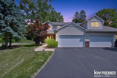/international/us/551-indian-oaks-drive-howell-mi-110108886393/